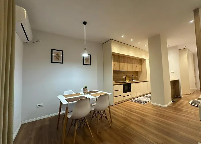 Fa At Center 02 地拉那